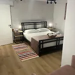 Doctor's House 게스트하우스 Tepelenë